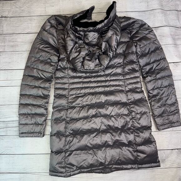 Andrew Marc Down Filled Lightweight Hooded Puffer Jacket Packable Silver Size XS - Picture 7 of 8